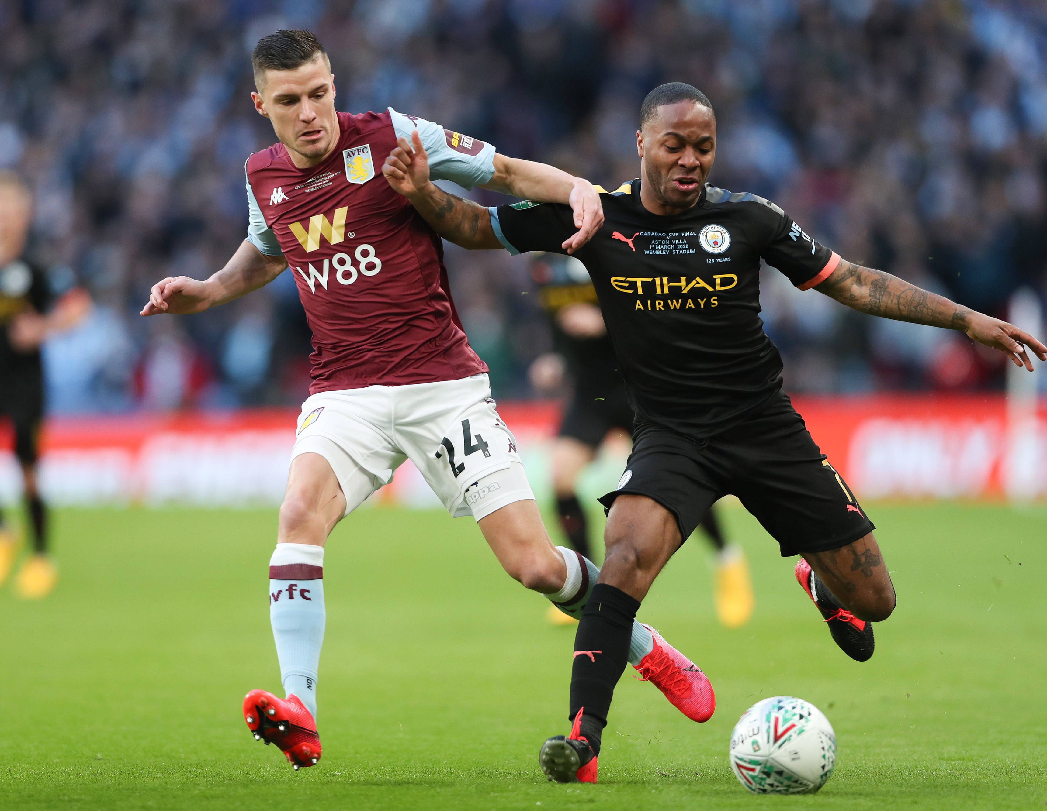 毛彪附体！四川一高校辅导员单刀面对大空门滑倒滚进球网