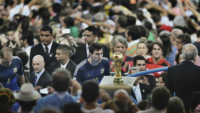 重磅！皇马遭遇重创！阿诺德伤缺两月将错过15场比赛，欧冠生死战告急