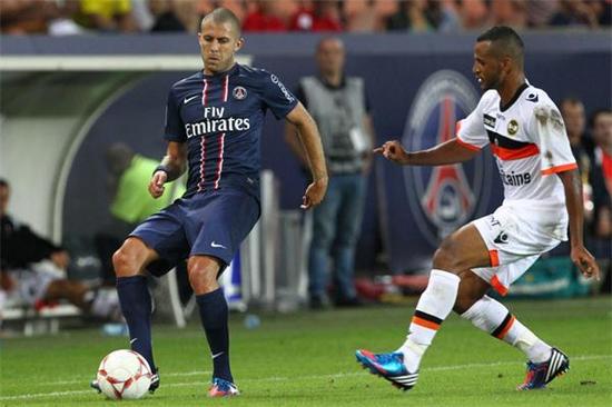 媒体大V热议南京再办重大足球赛事 苏超带动足球热，预祝新江苏队早日落地南京!（南京再办重磅足球赛引大V热议：苏超引爆球市，盼新江苏队早日落户南京）