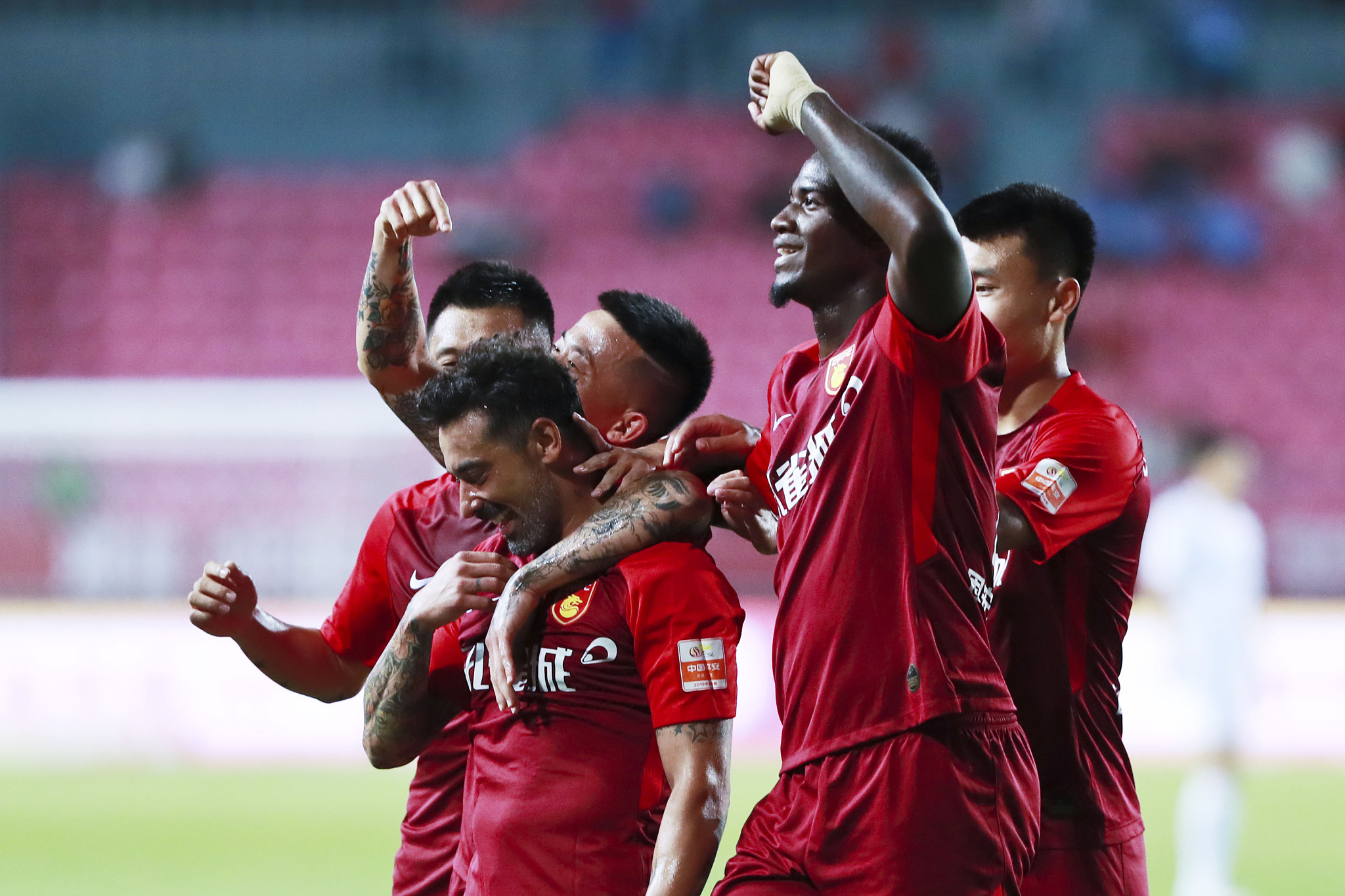 姆巴佩重回首发？皇马或复刻欧冠决赛掀翻多特（姆巴佩有望回归首发，皇马或复制欧冠决赛再胜多特）