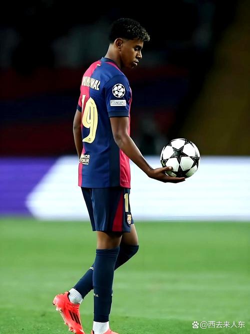 西甲战报：莫雷诺、奥卢瓦塞伊破门，黄潜2-1马略卡（西甲：莫雷诺、奥卢瓦塞伊建功，比利亚雷亚尔2-1小胜马略卡）