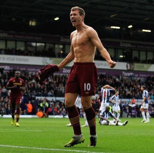 时隔238天后复出！伊藤洋辉进入拜仁vs弗赖堡替补席（休战238天，伊藤洋辉重返赛场：进入拜仁对弗赖堡的替补名单）