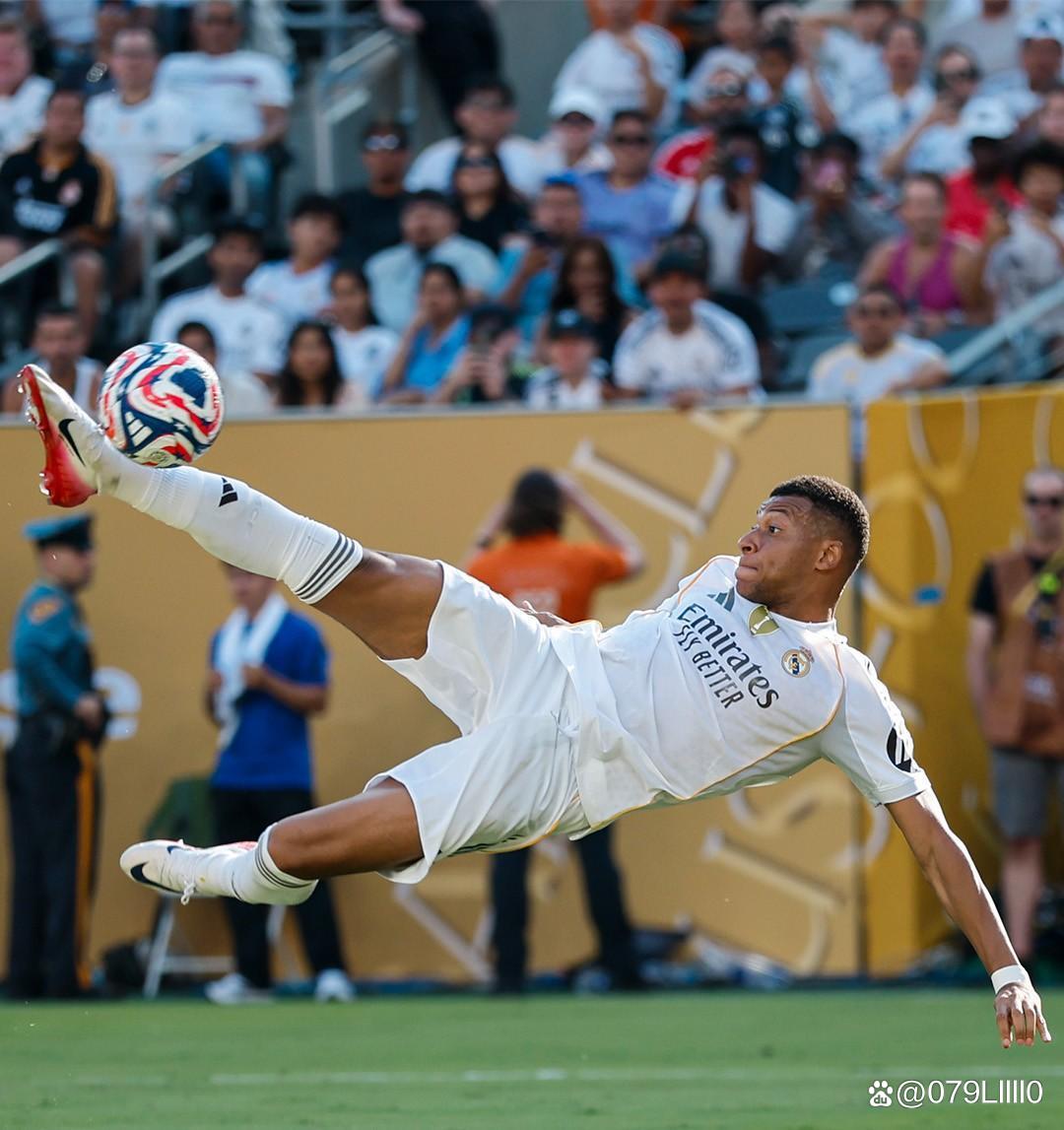 西甲半场：纳瓦罗、N.威廉姆斯建功，毕尔巴鄂2-0莱万特（半场战报：纳瓦罗与尼科·威廉姆斯破门，毕尔巴鄂2-0领先莱万特）