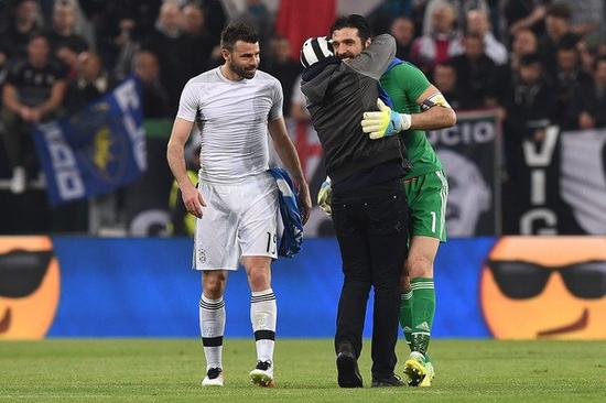 伊朗前锋塔雷米欧冠赛场攻破皇马大门！成为第二位攻...