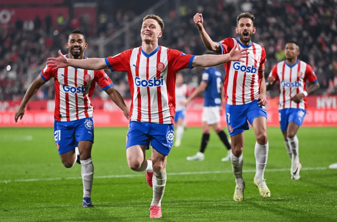 年关将至，中超各队目标各异，政府支持都是关键!（岁末将临，中超诸队各定航向，政府助力仍是关键）