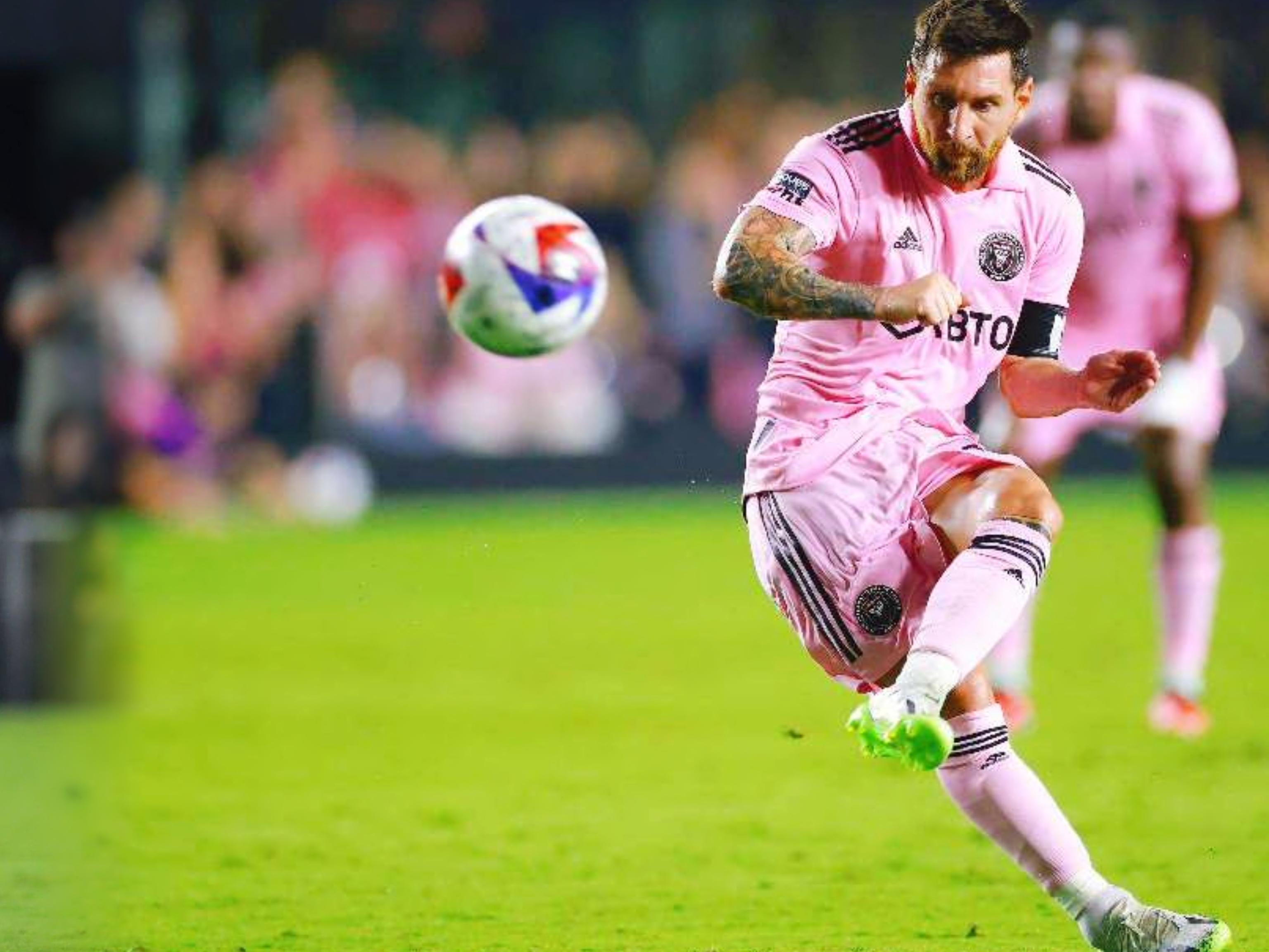 吓人，一巴拉圭球员在侏儒美洲杯头部着地后当场失去意识