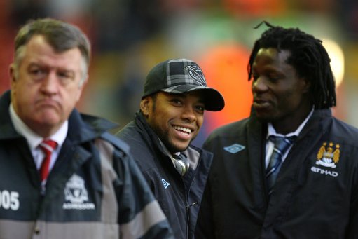 队报：非洲杯一票难求球场却空荡荡，黄牛囤积的票砸手里了（队报：非洲杯门票紧俏，球场却空座成片，囤票黄牛卖不出去）