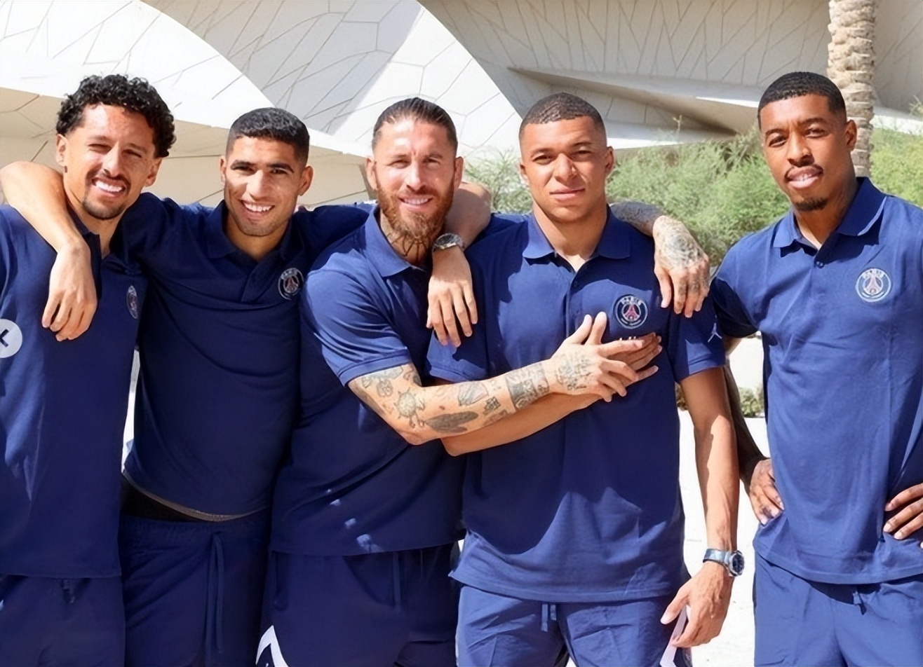 有父亲的风范吗？梅西小儿子西罗在迈阿密U8比赛中任意球破门