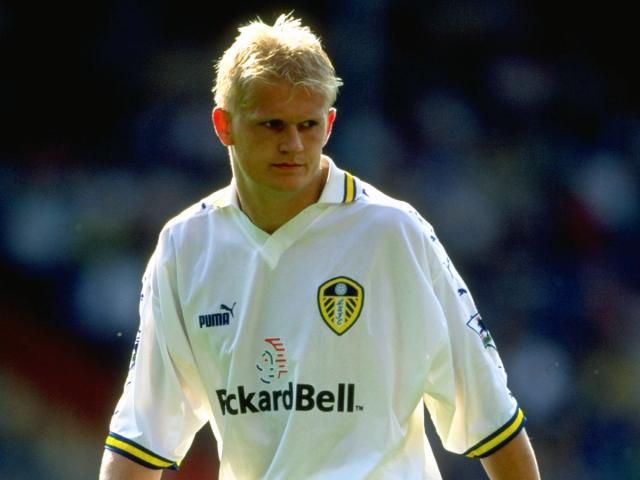 足球欧冠小组榜首争夺白热化（欧冠各组头名争夺战愈演愈烈）