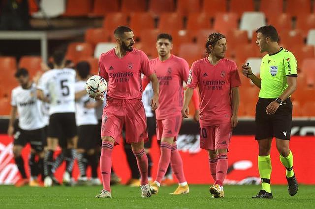 中超：上海海港主场3-2战胜长春亚泰