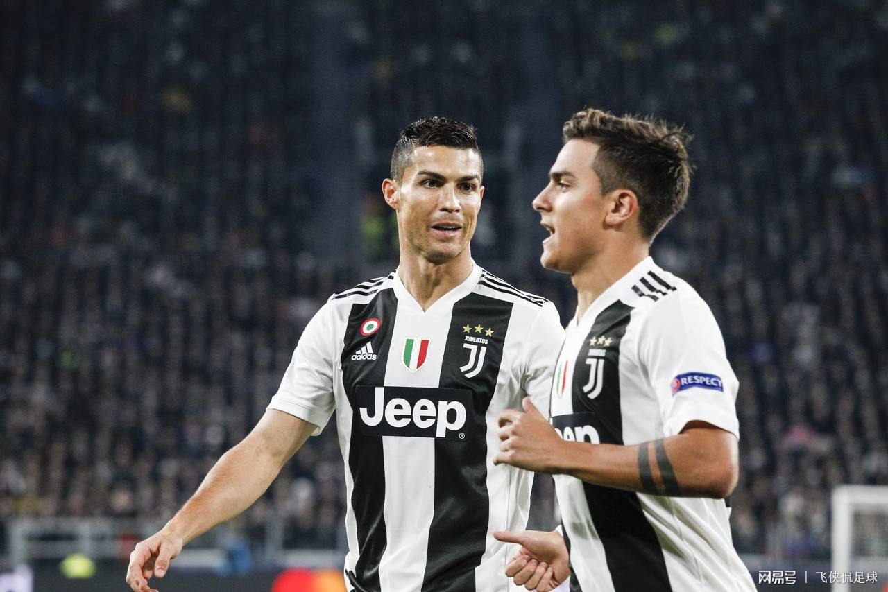 维尼修斯遭受外界批评，队友纷纷在社交网站上对其表示支持（维尼修斯饱受质疑，队友社媒集体声援）